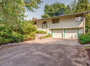 15861 S Henrici Rd, Oregon City, OR 97045