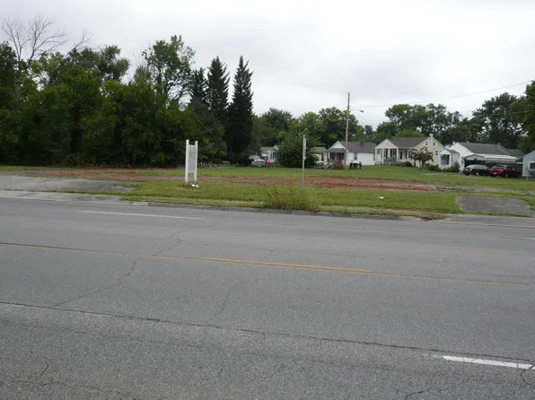 625 W 4th St #14-16, Salem, VA 24153