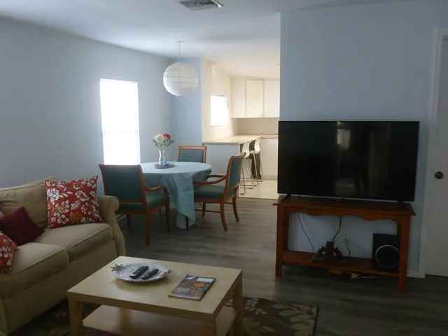 2 bed, 805 sqft, $1,800 — Photo 4