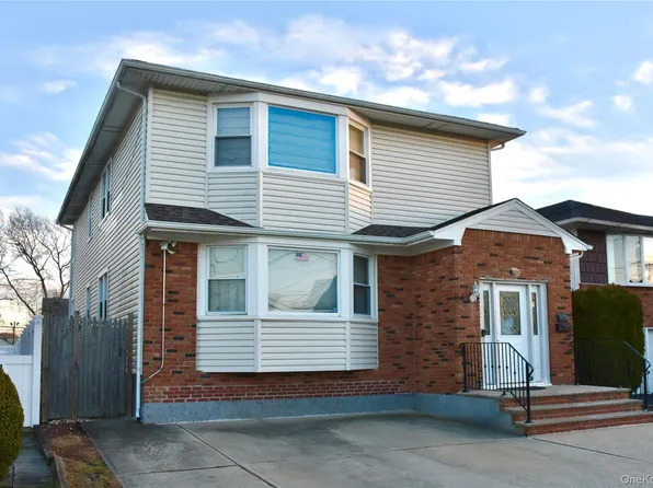 242 Munro Boulevard, Valley Stream, NY 11581