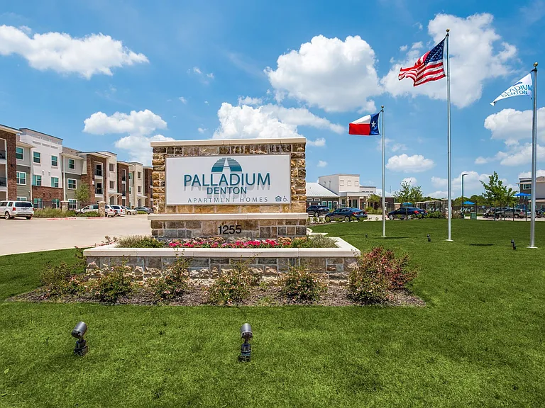 Palladium Denton — Photo 11