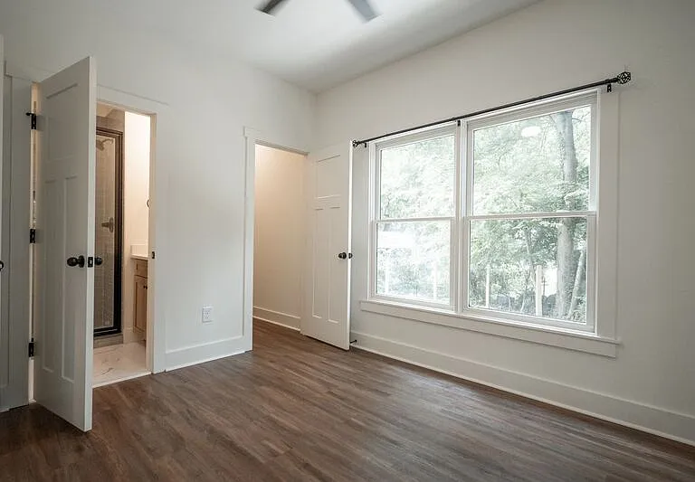 382 N Chase St — Photo 15