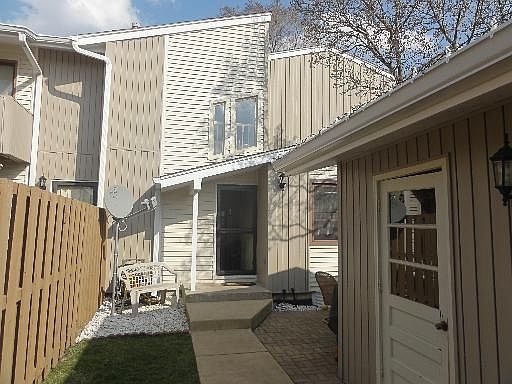 1st image of 523 Wiltshire Ct #523