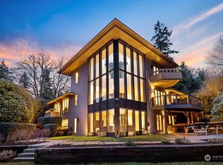 8429 SE 46th St, Mercer Island, WA 98040