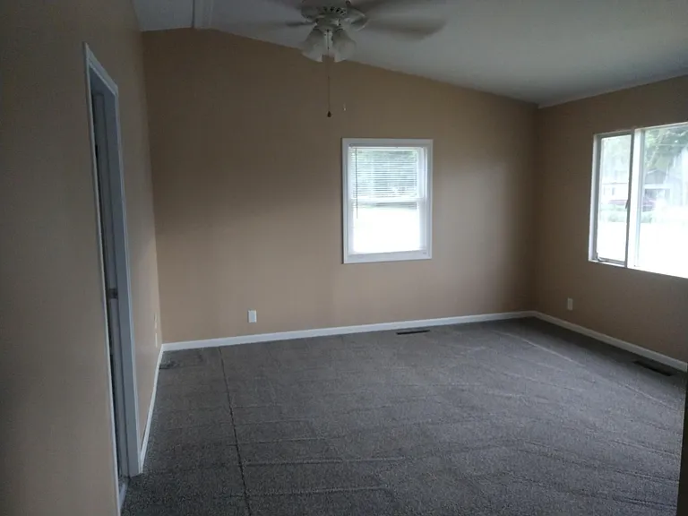 502 N Staffon St — Photo 7