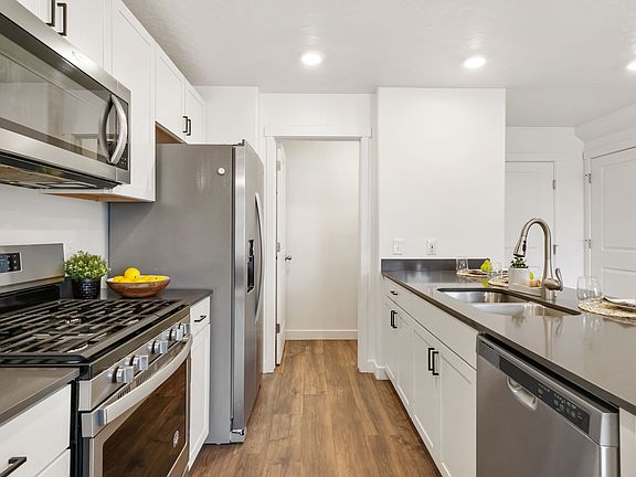 5th image of 274 N Portside Ln
