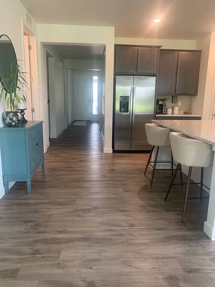 3 bed, 3577 sqft, $3,900 — Photo 2
