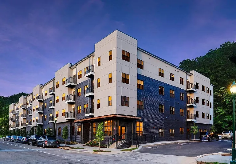 782 Riverfront Pkwy #101 — Photo 2