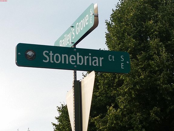 5th image of 5292 Stone Briar Ct SE