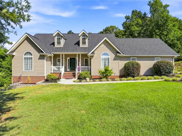 509 Horseshoe Dr, Seneca, SC 29678
