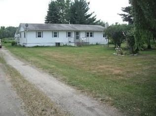 7675 Bean Rd, Avoca, MI 48006