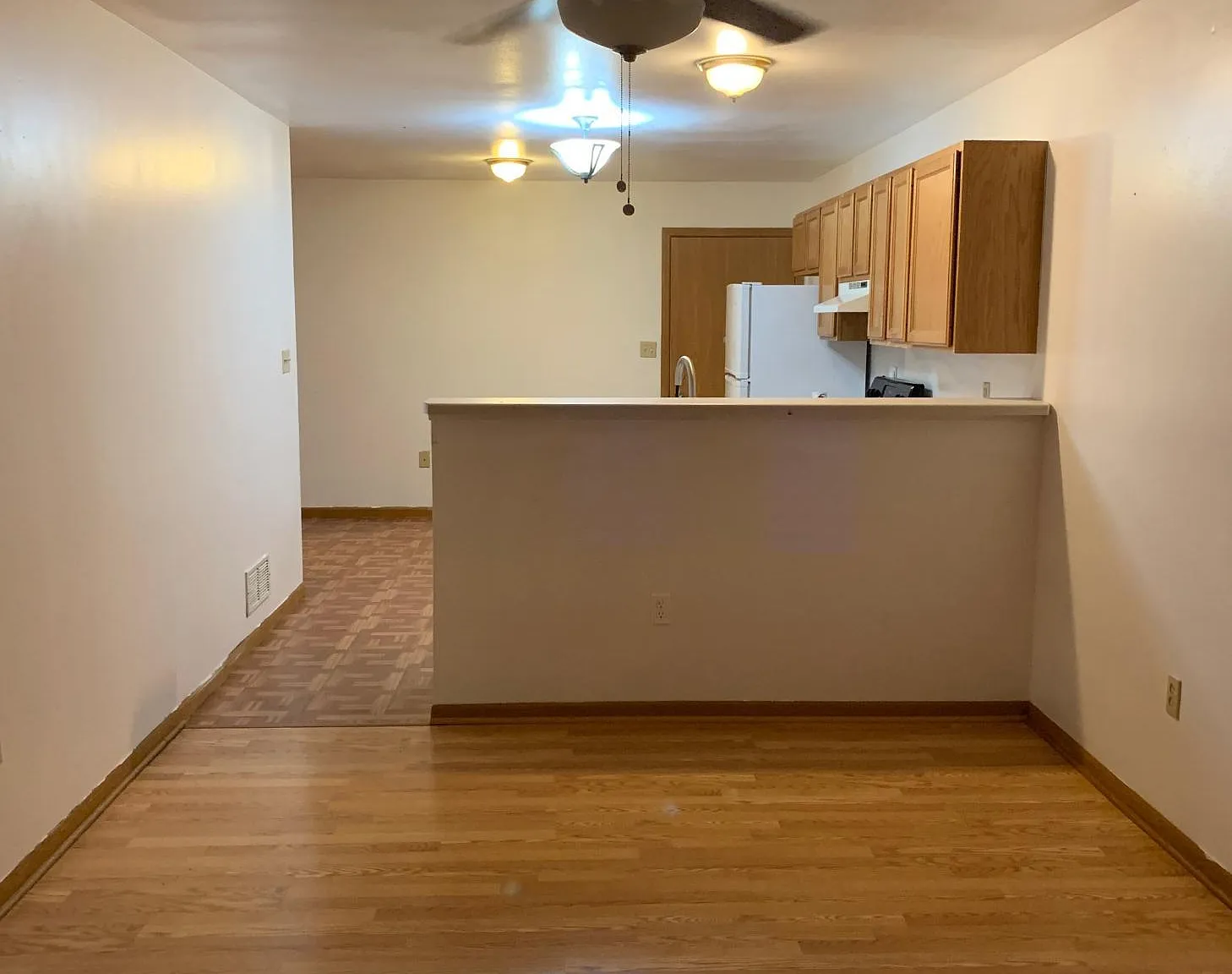 2 bed, 925 sqft, $1,400 — Photo 4