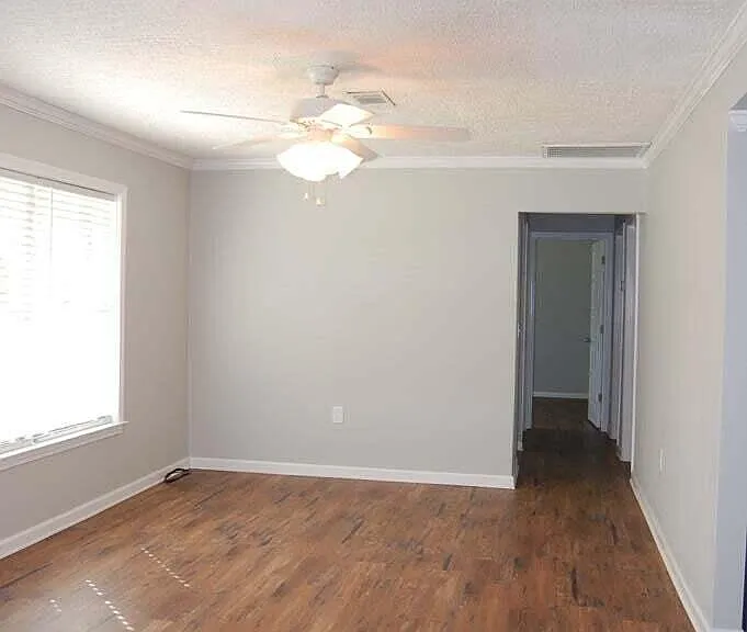 111 Smallridge St — Photo 11