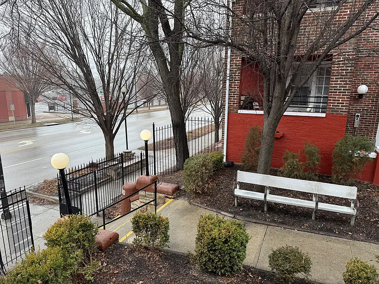 Stonewall Court Apts — Photo 12