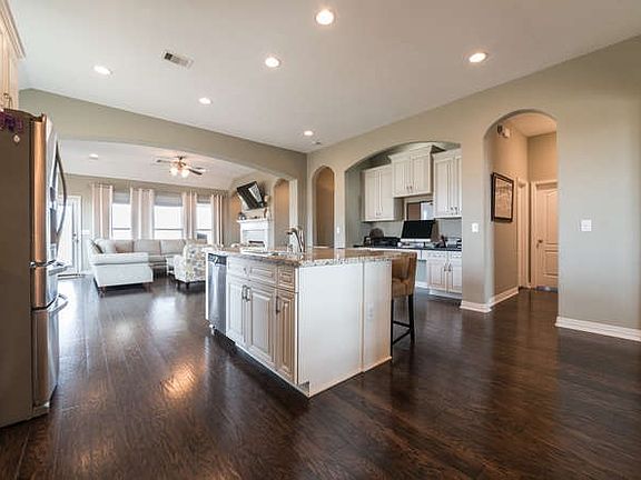 5th image of 8465 Anastasia Ave