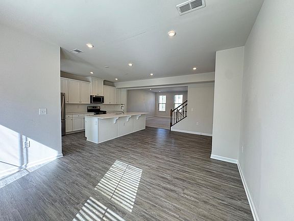 4th image of 1315 Channing Park Cir