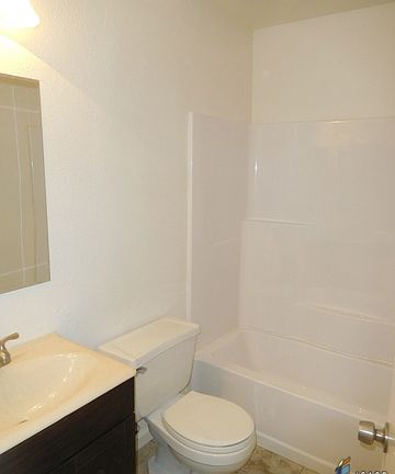 5th image of 813 Ash Ave