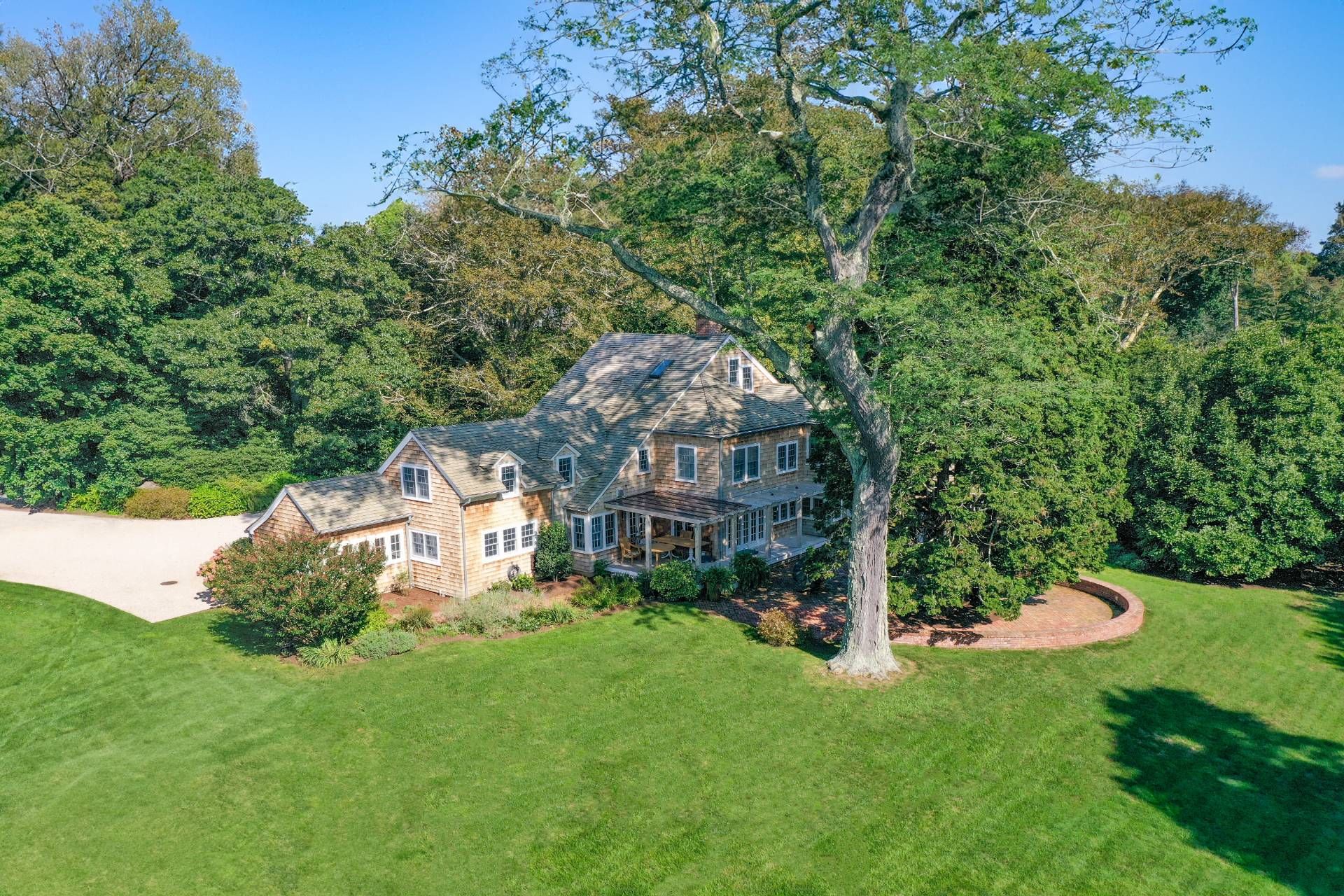 19 Pudding Hill Ln, East Hampton, NY 11937 Out East