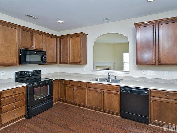 5th image of 711 Keystone Park Dr Unit 13