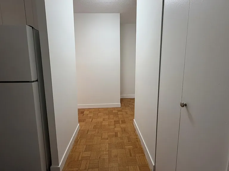 125 Somerset St W — Photo 14
