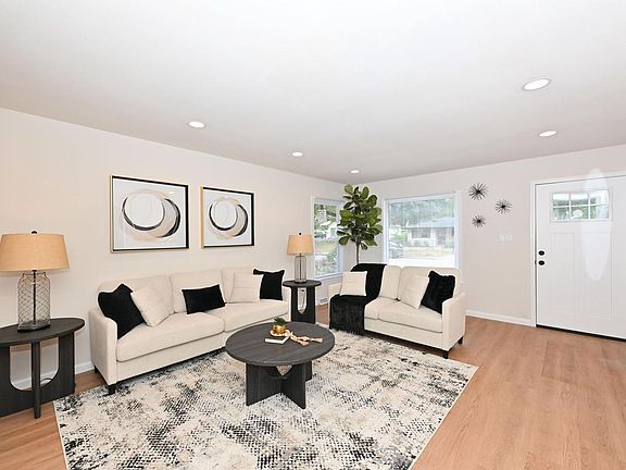 3rd image of 6657 N 53rd STREET
