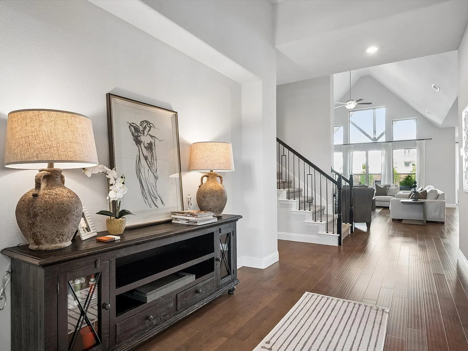 3 bed, 3.0 bath, 2996 sqft, $3,500 — Photo 4