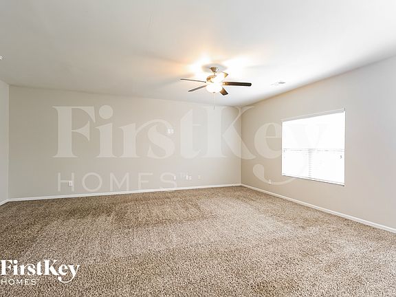 3rd image of 104 Greenway View Ct