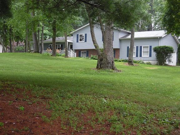 3rd image of 6571 Castlewood Dr