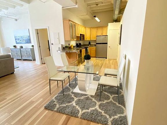 5th image of 312 W 5th St APT 202