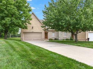 11906 Westgate Cir, Overland Park, KS 66213