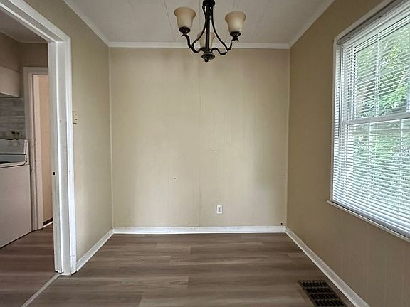 3rd image of 1712 W Bethel Ave