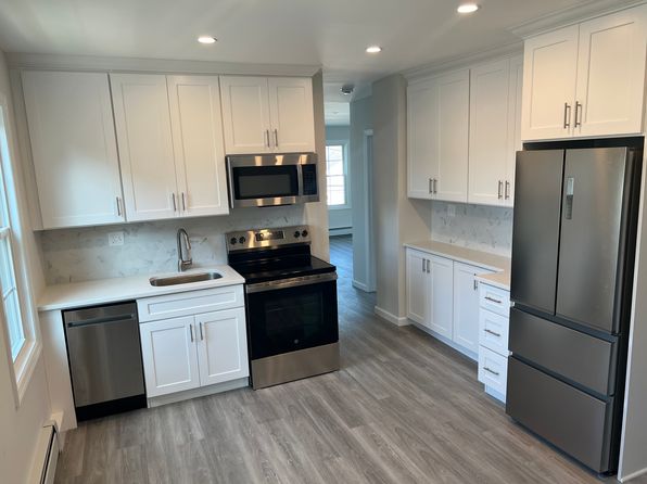 33 Ethan Allen Hwy APT 2