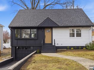 116 Washington Pl, Teaneck, NJ 07666