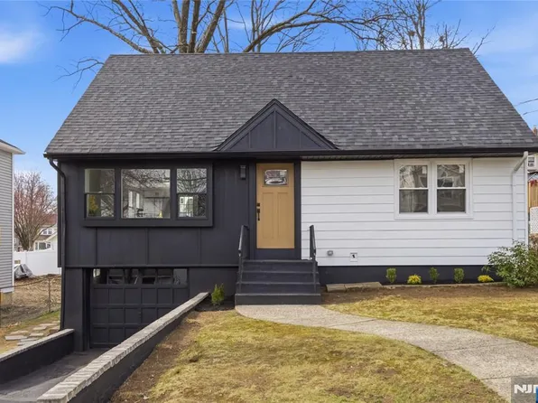 116 Washington Pl, Teaneck, NJ 07666