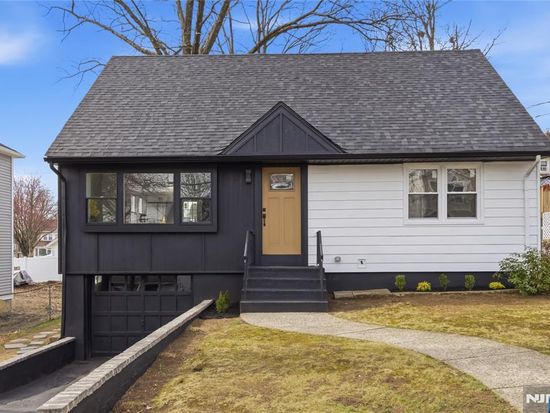 116 Washington Pl, Teaneck, NJ 07666