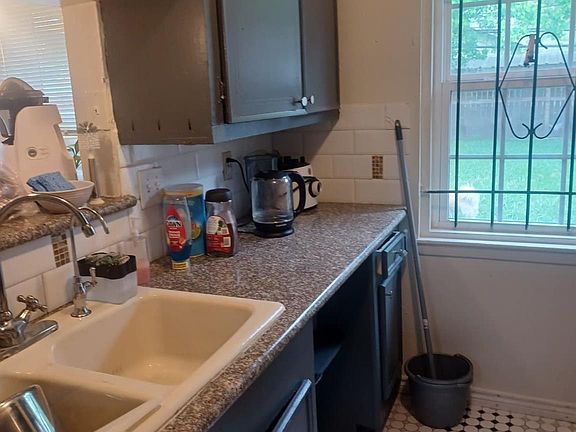 4th image of 5422 Botany Ln