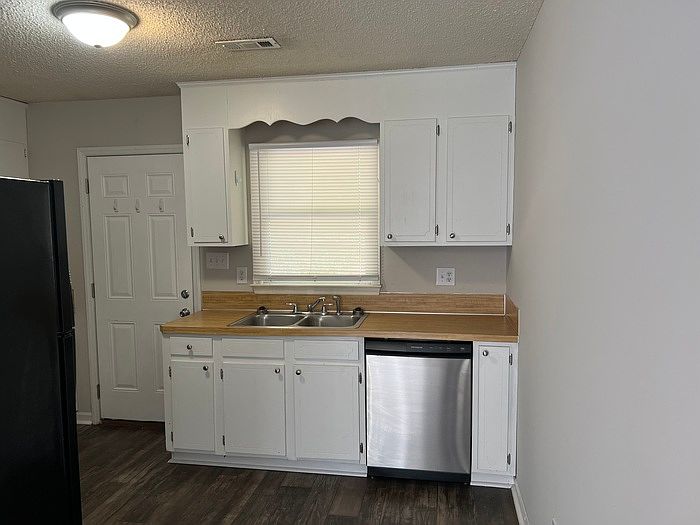 SH206 1101 Yancey Street Apartment Rentals Shelby, NC Zillow