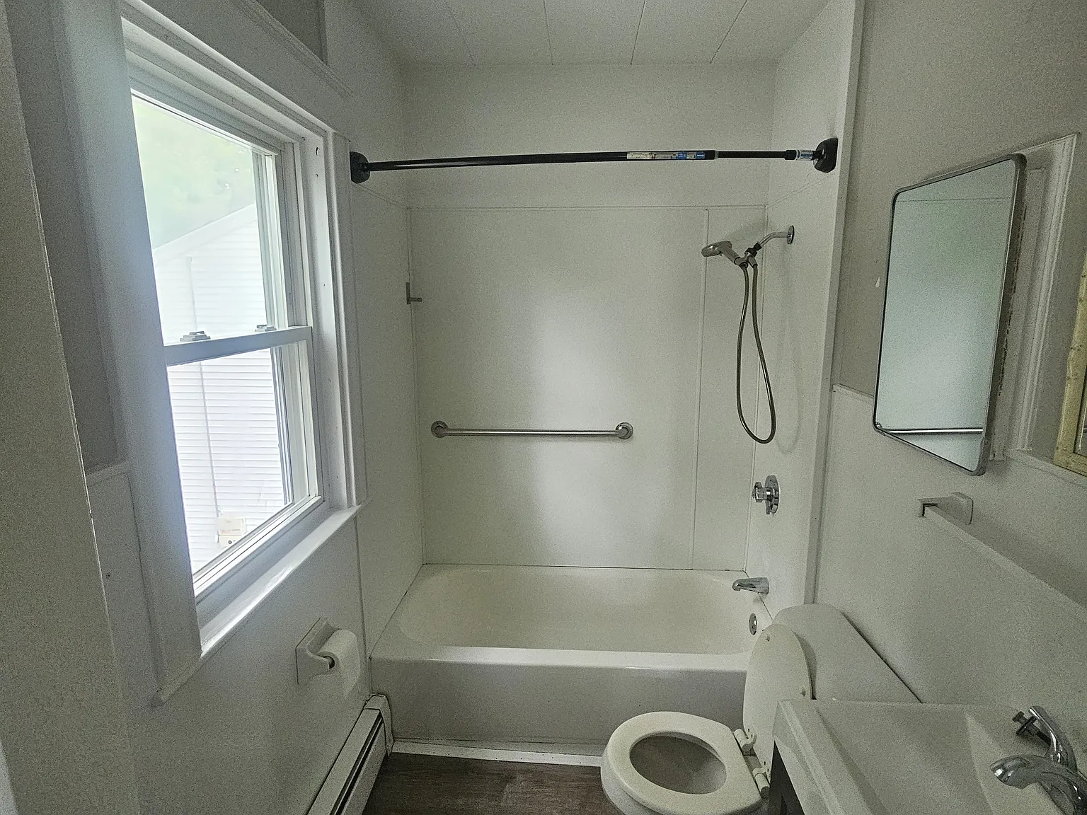 3 bed, 1150 sqft, $1,150 — Photo 2