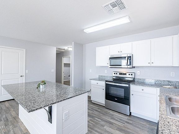 2nd image of 707 S 12th St