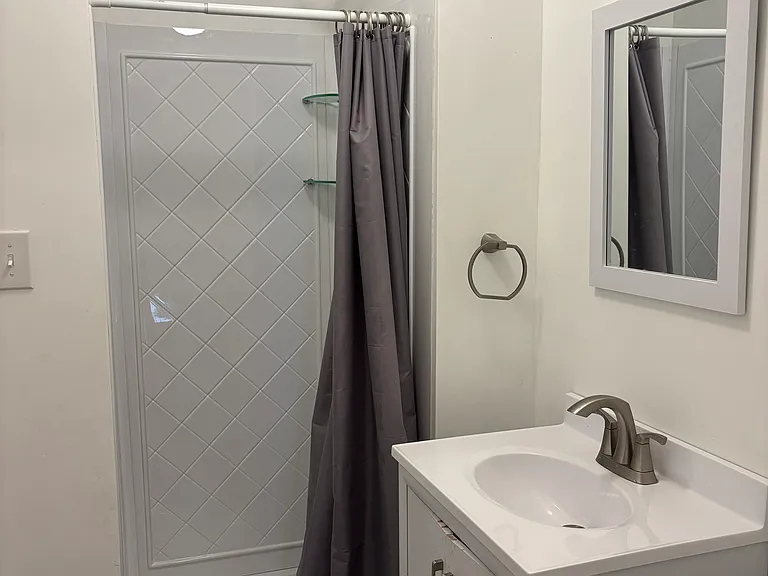 223 Spencer St — Photo 2