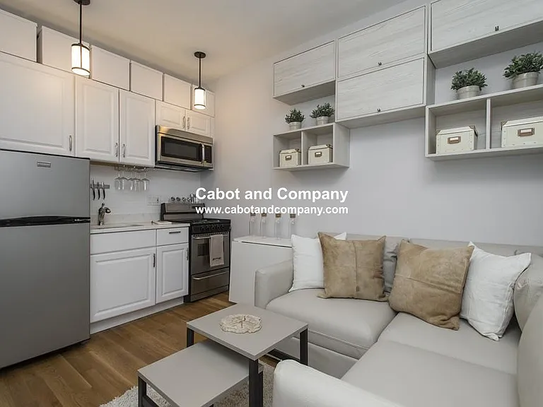 200 Warren Ave #4 — Photo 2