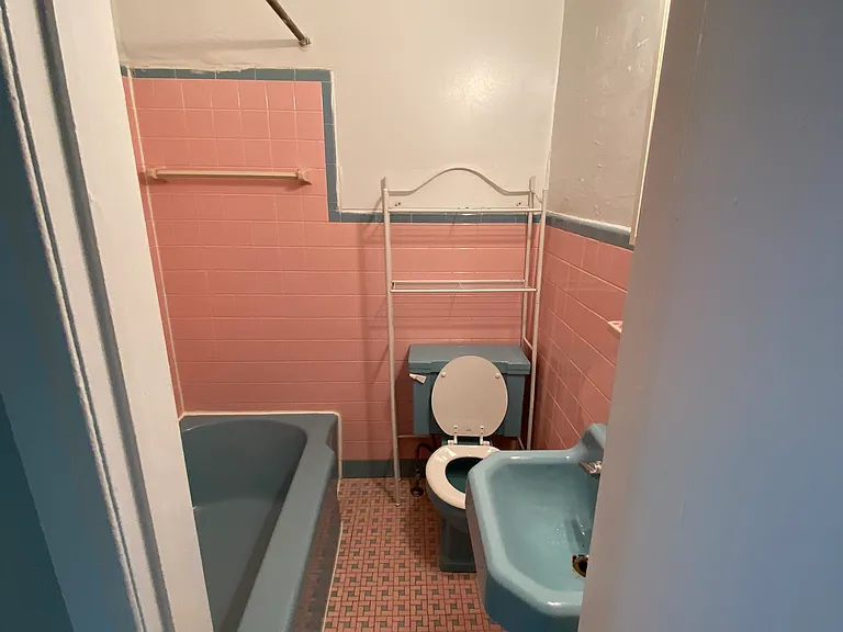 1525 Spruce St #4F — Photo 6