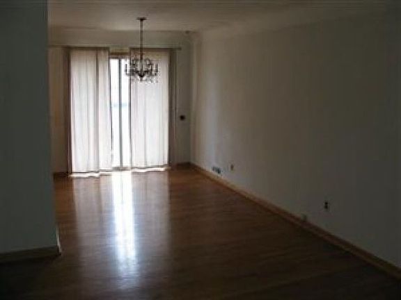 4th image of 1403 Englewood Dr