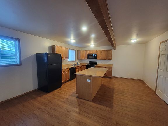 2nd image of 1410 Worden Ave #101