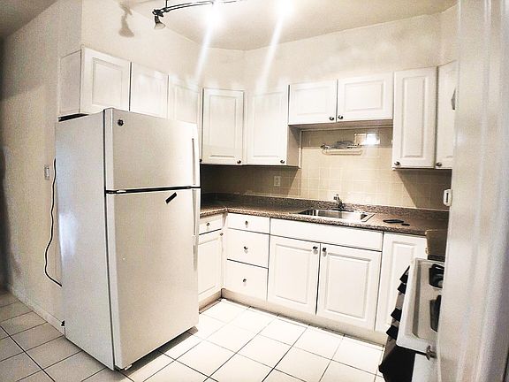 3rd image of 1881 Shore Pkwy #3A