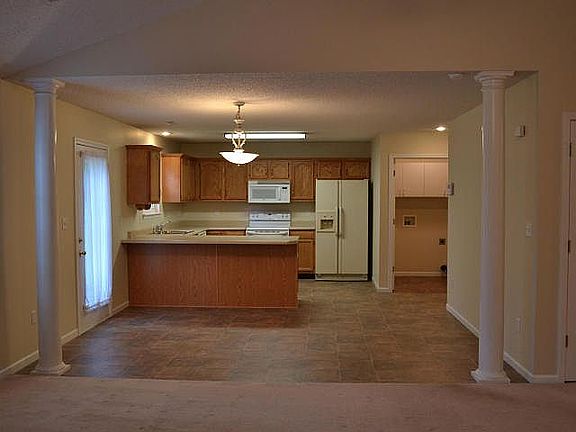 4th image of 5108 Melissa Dr