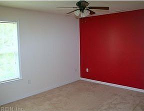 3rd image of 809 Queensbury Ln