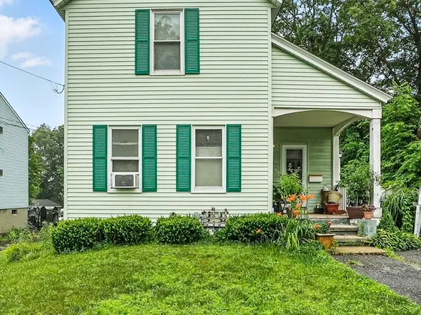 17 Manchester St, Leominster, MA 01453