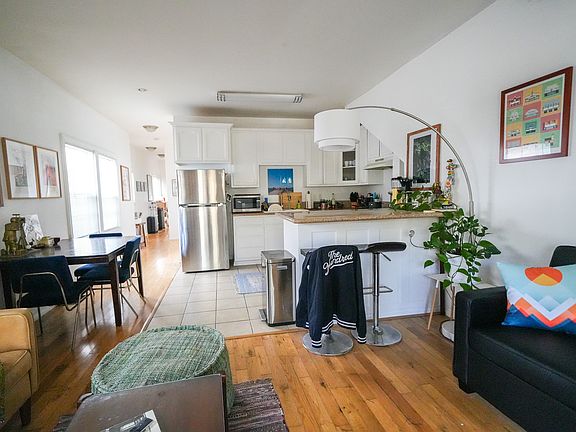 4th image of 1629 Morton Ave #1629