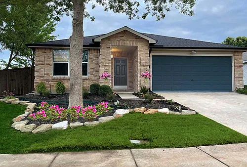 5401 Comanche Wells Dr Photo 1